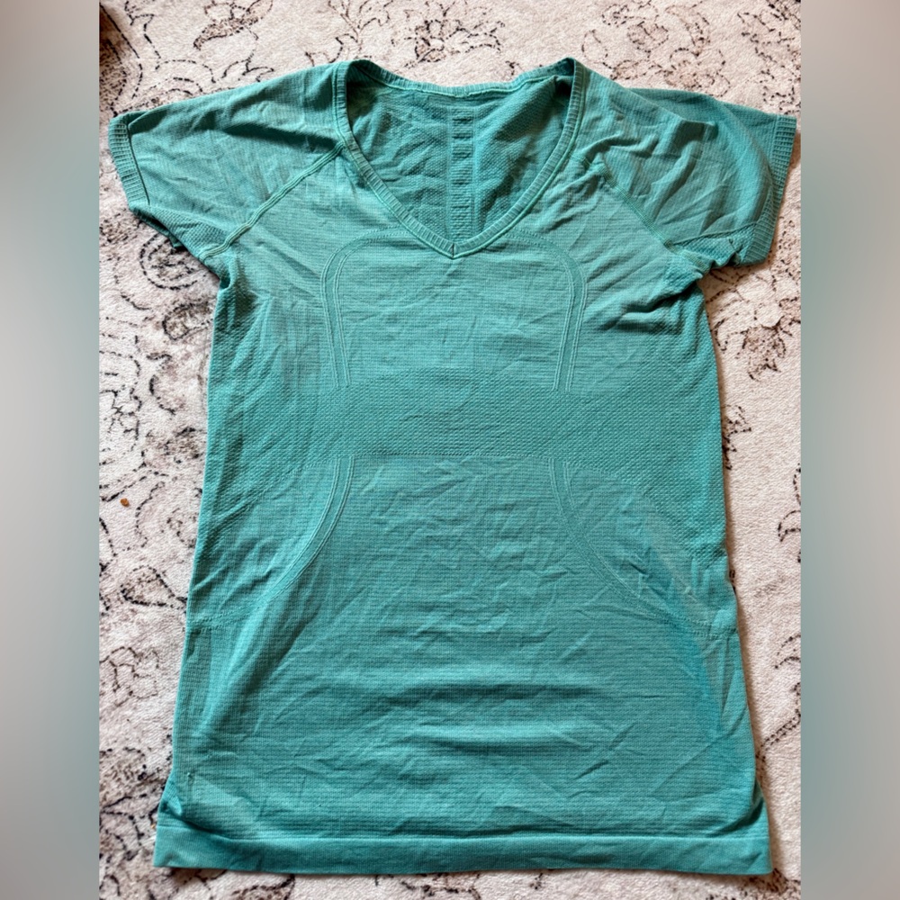 Lululemon Swiftly Tech Short Sleve